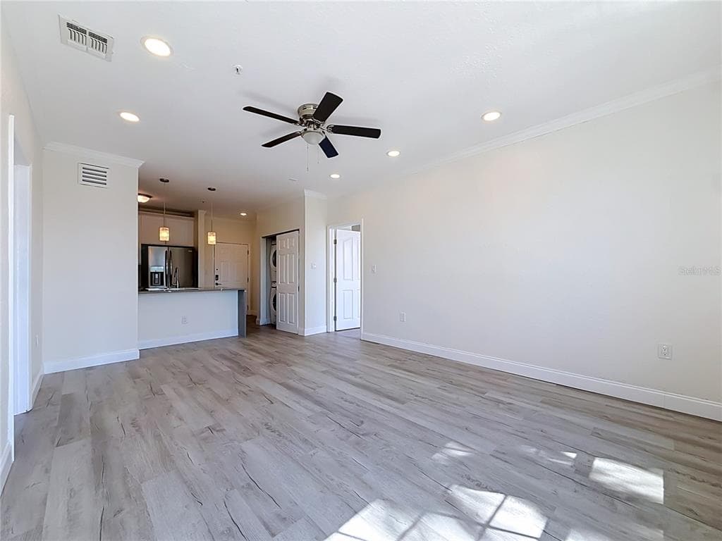 5000 CULBREATH KEY WAY 8-207 photo 19