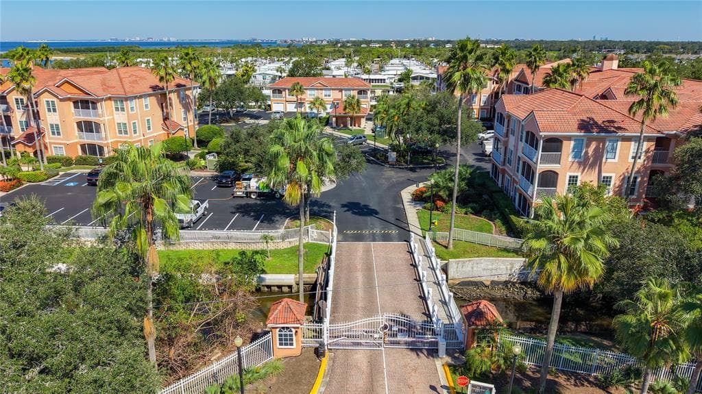 5000 CULBREATH KEY WAY 8-207 photo 4