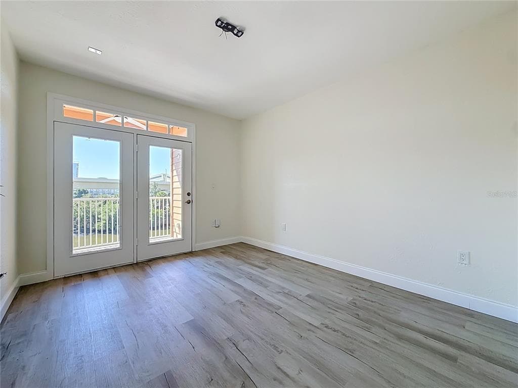 5000 CULBREATH KEY WAY 8-207 photo 21