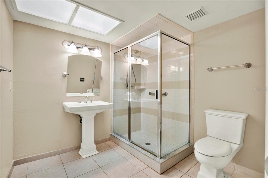 10216 REGAL DRIVE 404 photo 23