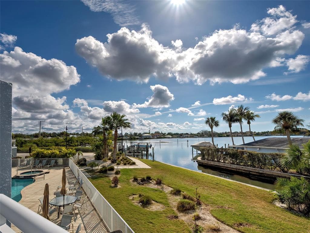 516 TAMIAMI TRAIL S 201 photo 23