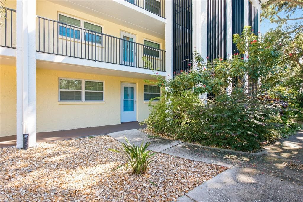 821 DELEON COURT 109 photo 2