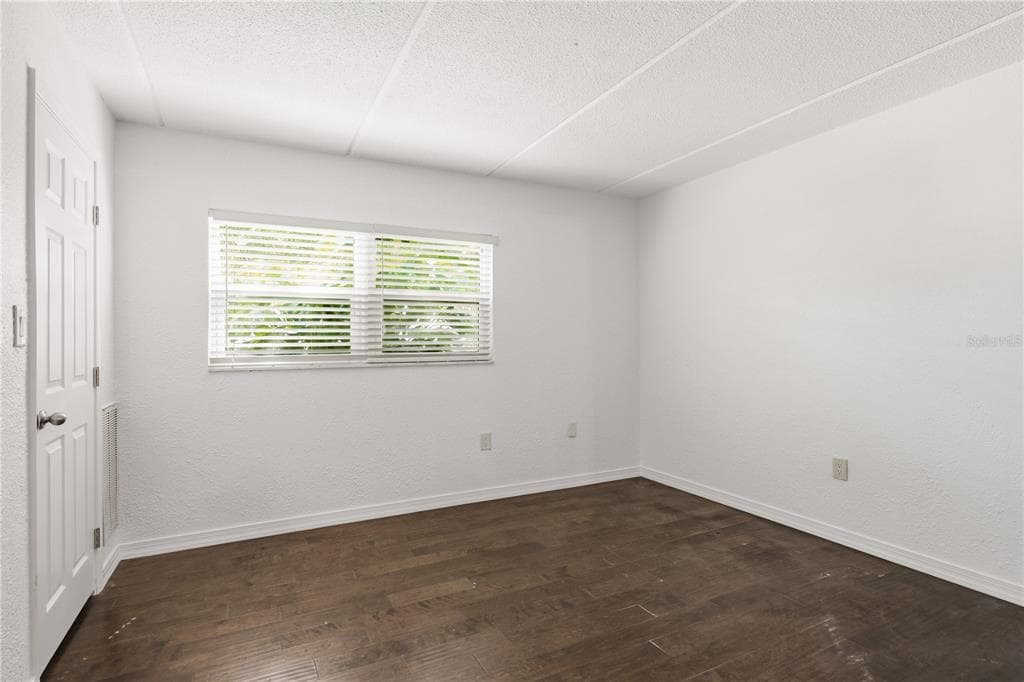 821 DELEON COURT 109 photo 17