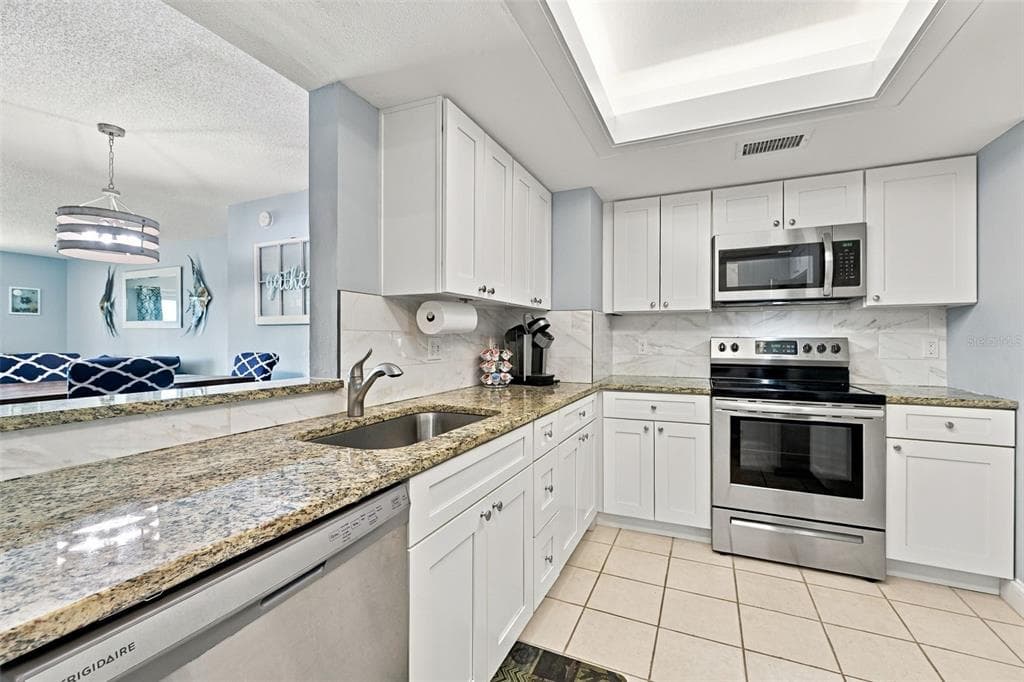 285 107TH AVENUE 407 photo 11