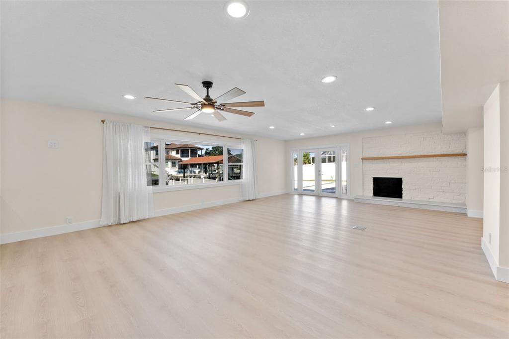 3912 FONTAINEBLEAU DRIVE photo 23
