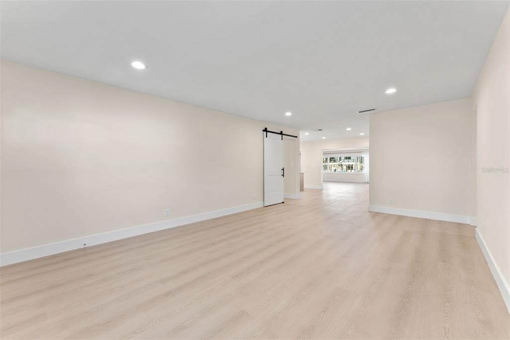3912 FONTAINEBLEAU DRIVE photo 6