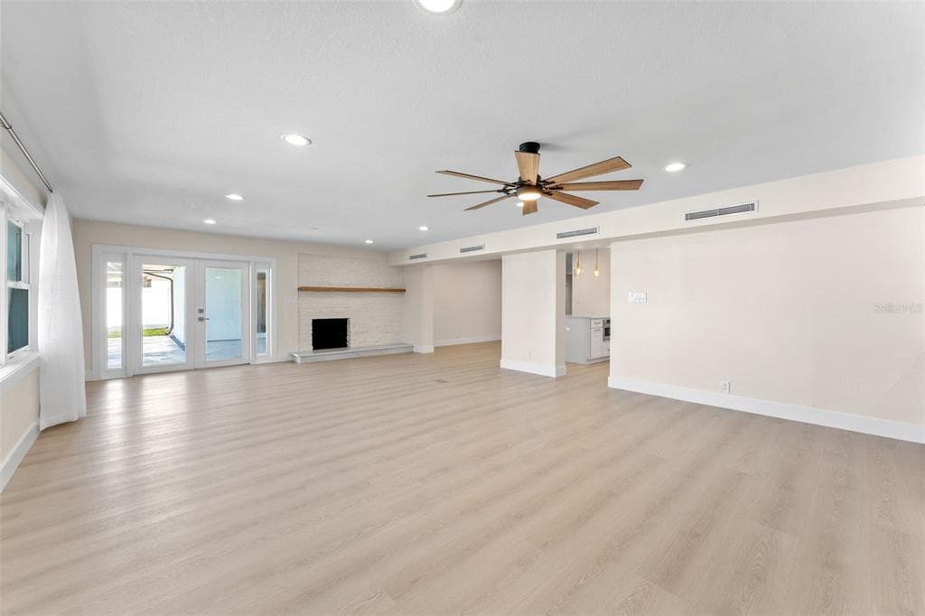 3912 FONTAINEBLEAU DRIVE photo 22