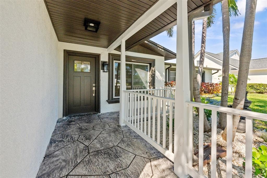 3912 FONTAINEBLEAU DRIVE 3