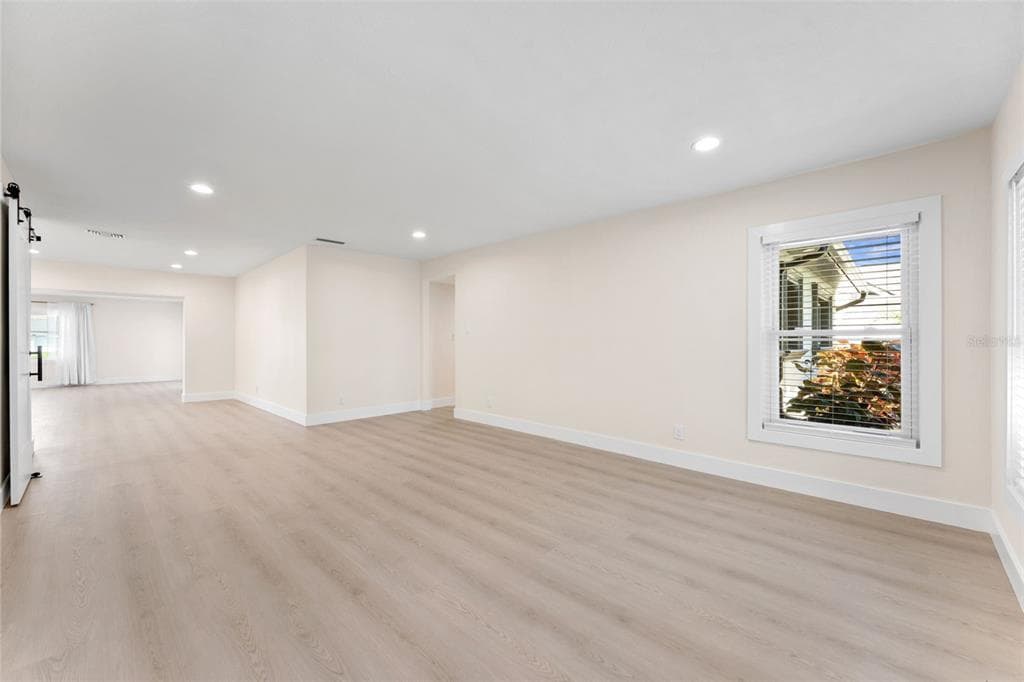3912 FONTAINEBLEAU DRIVE 5