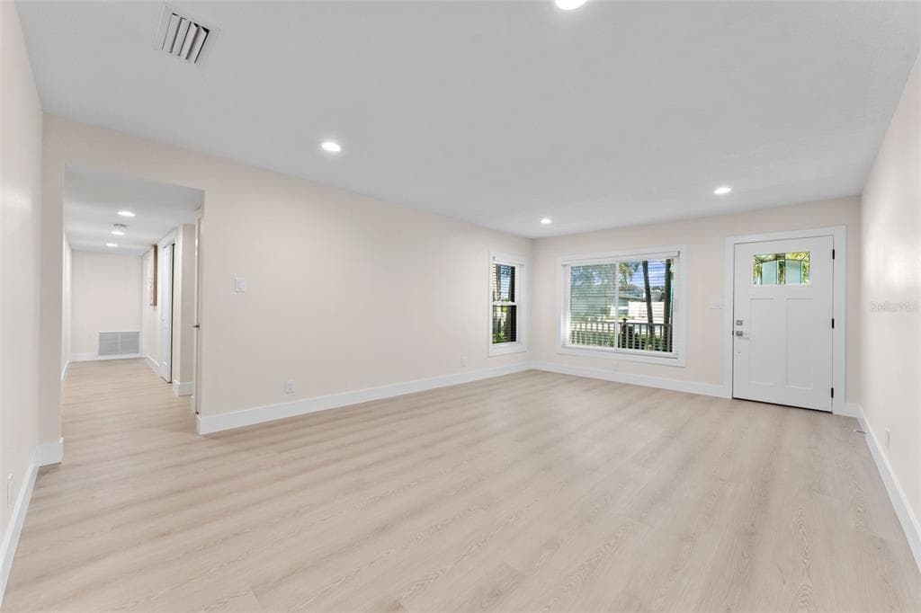 3912 FONTAINEBLEAU DRIVE photo 8