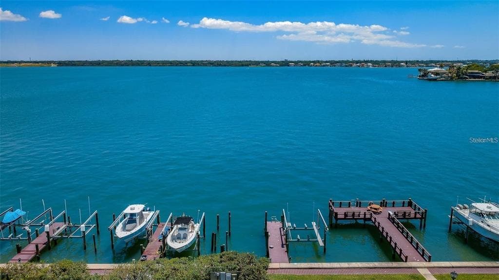 240 SAND KEY ESTATES DRIVE 222 photo 23