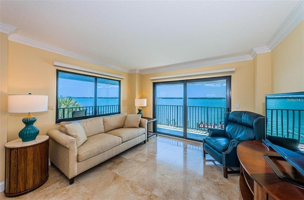 240 SAND KEY ESTATES DRIVE 222 photo 5