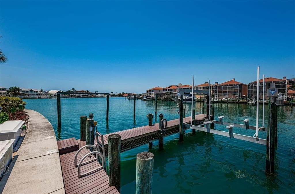 240 SAND KEY ESTATES DRIVE 222 photo 19