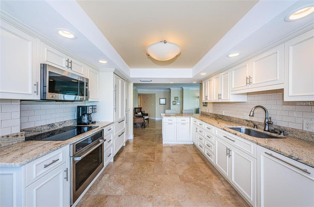 240 SAND KEY ESTATES DRIVE 222 photo 8