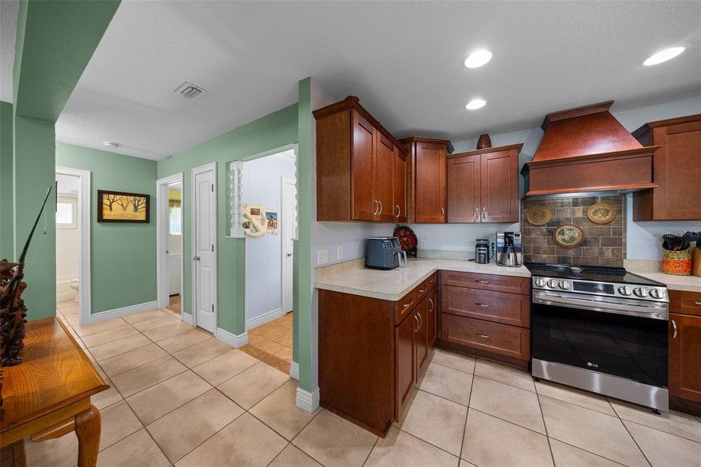 5911 W RIVERBEND ROAD photo 17