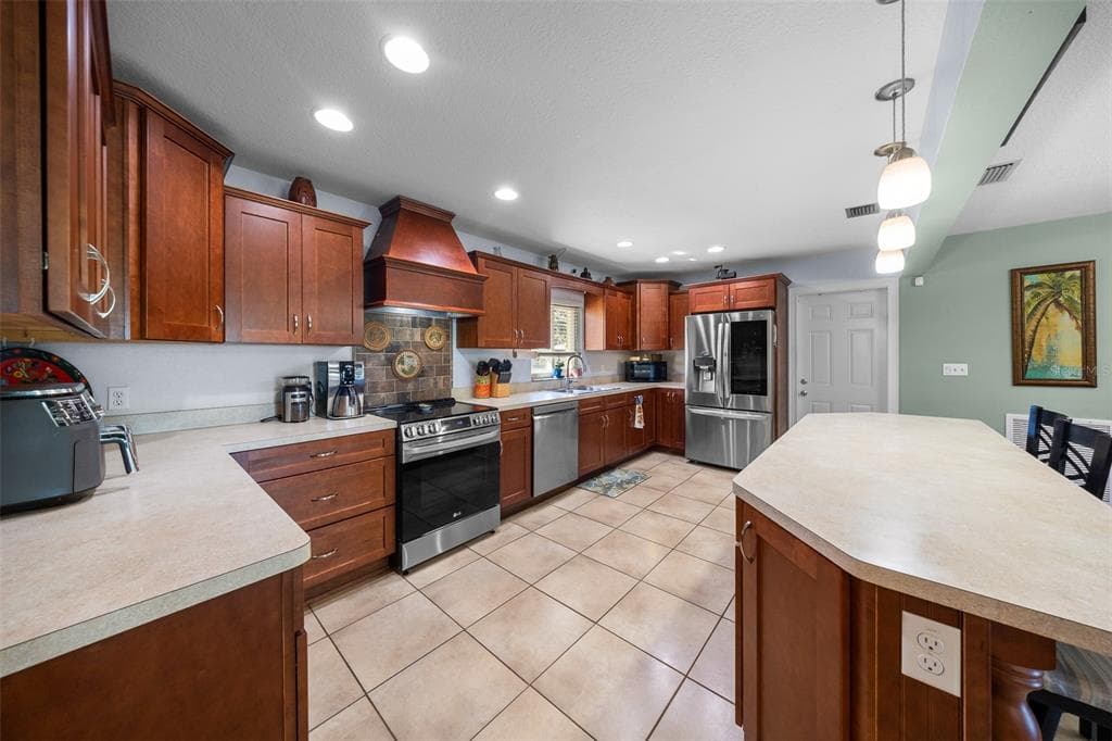 5911 W RIVERBEND ROAD photo 12