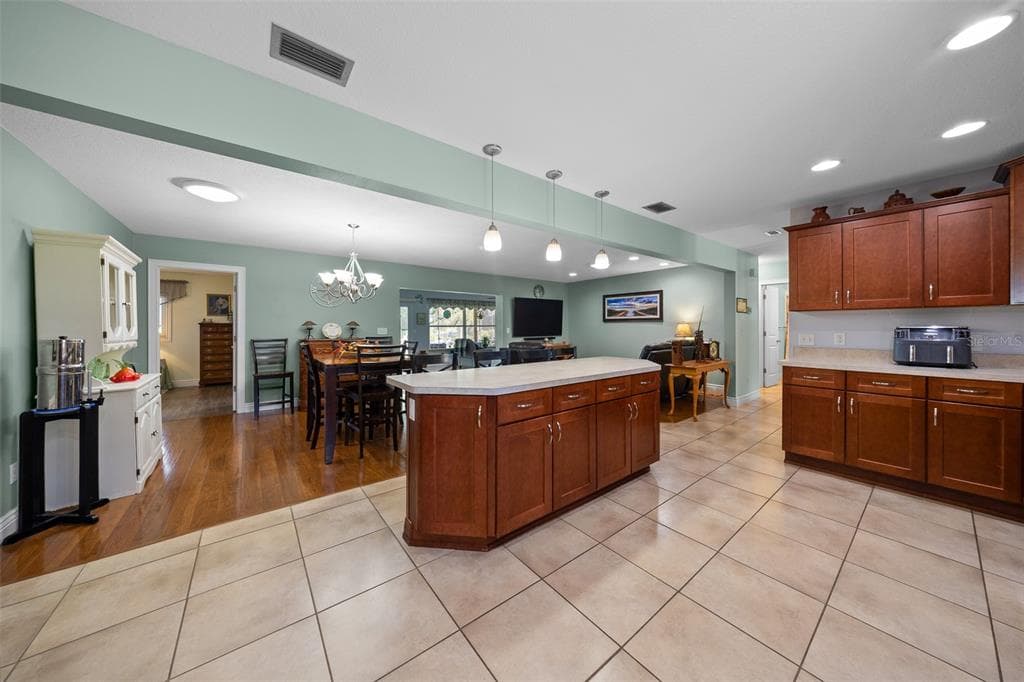 5911 W RIVERBEND ROAD photo 14
