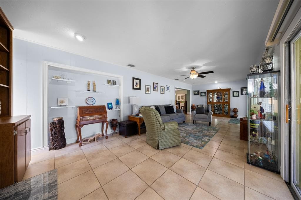 5911 W RIVERBEND ROAD photo 25