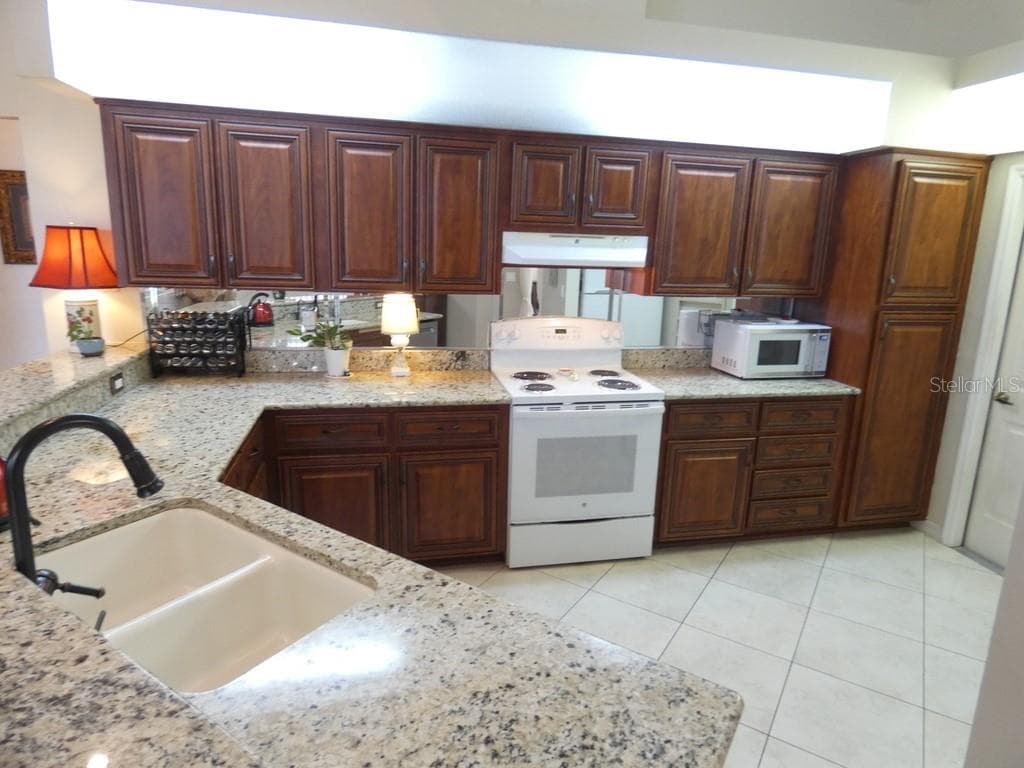7655 VIENNA LANE photo 6