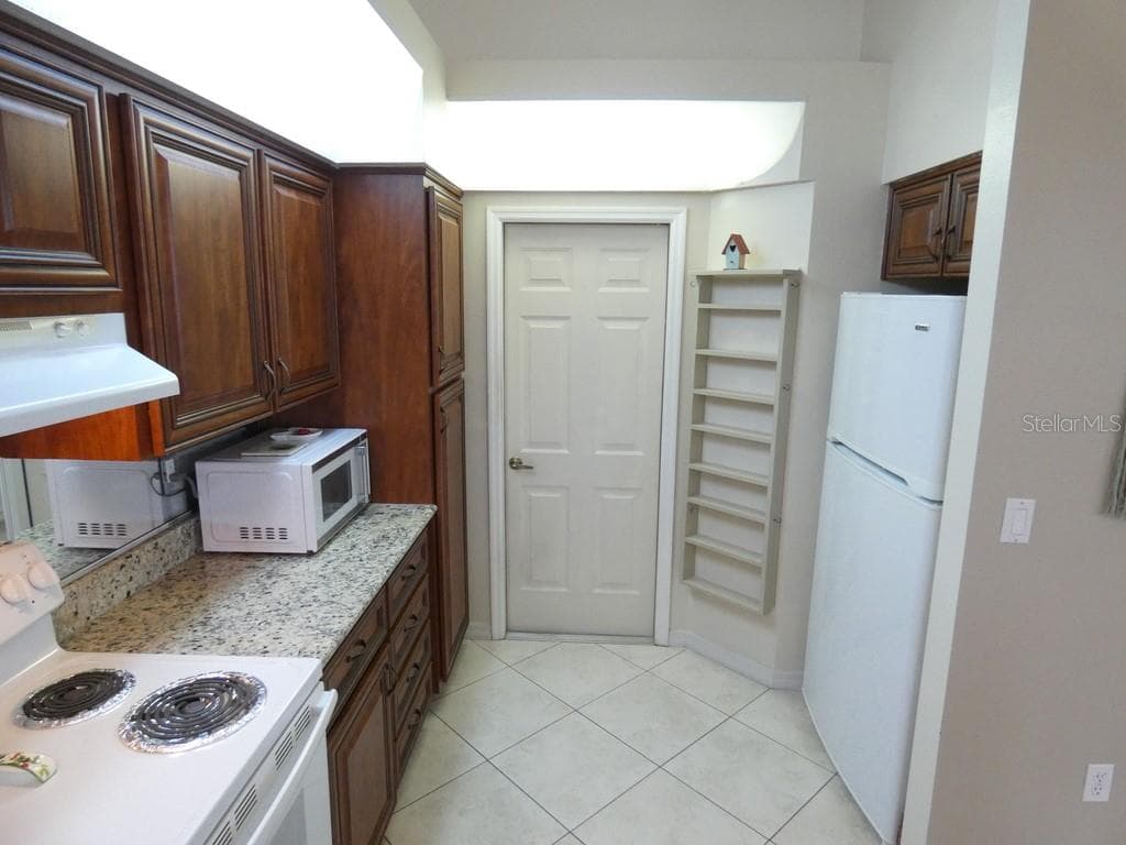 7655 VIENNA LANE photo 15