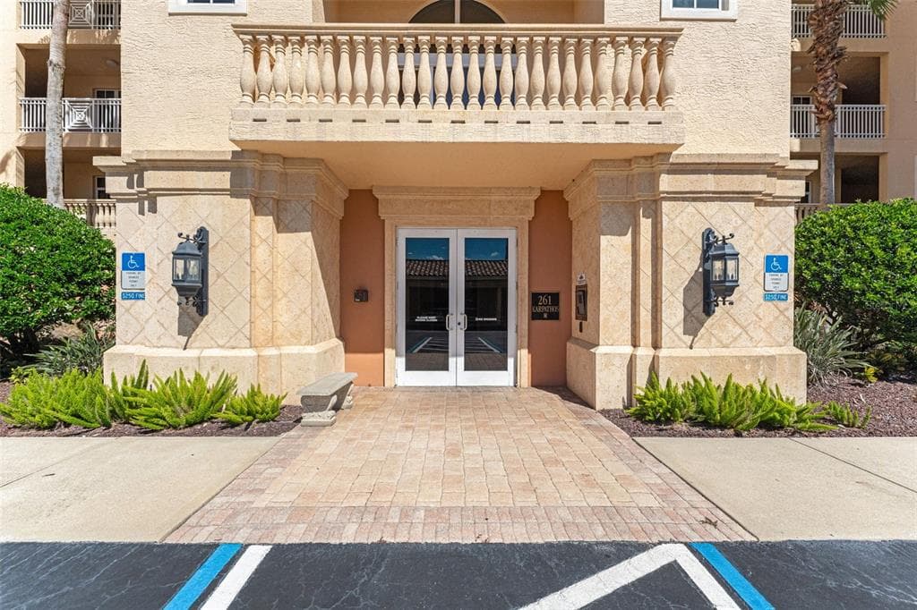 261 MINORCA BEACH WAY 804 photo 2