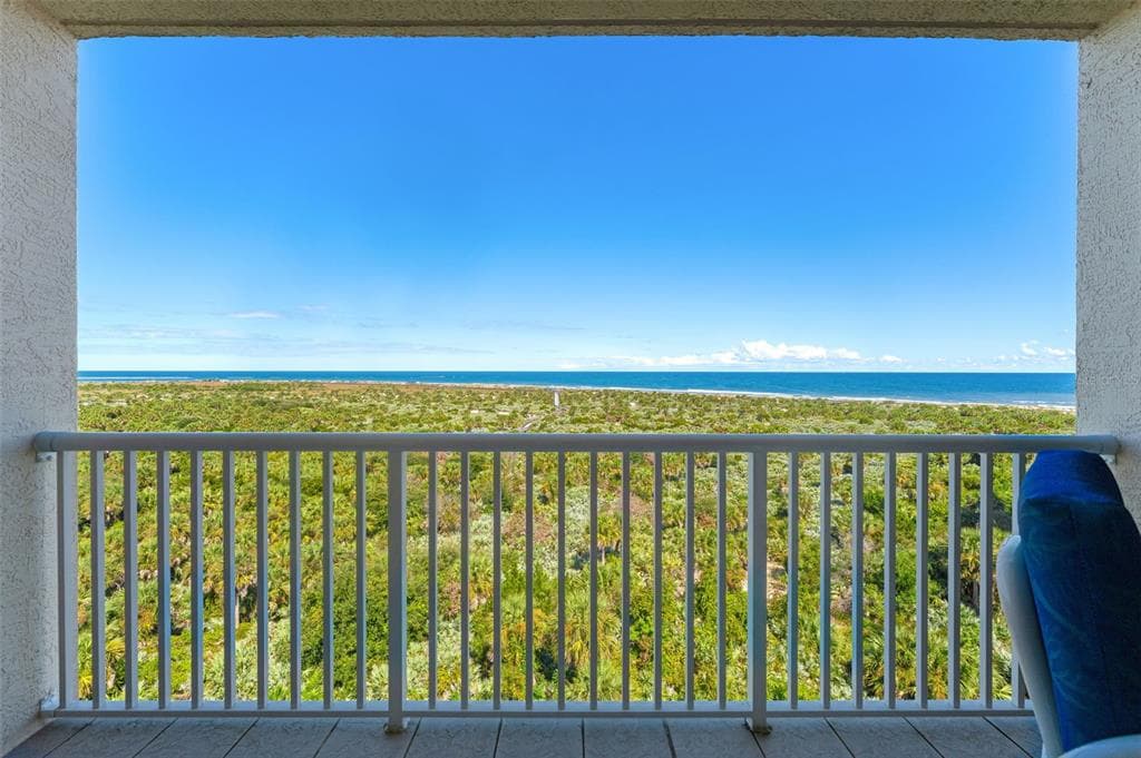 261 MINORCA BEACH WAY 804 photo 6