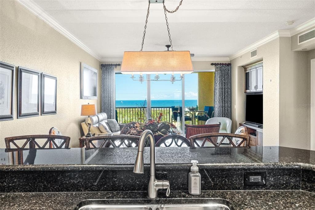 261 MINORCA BEACH WAY 804 photo 13