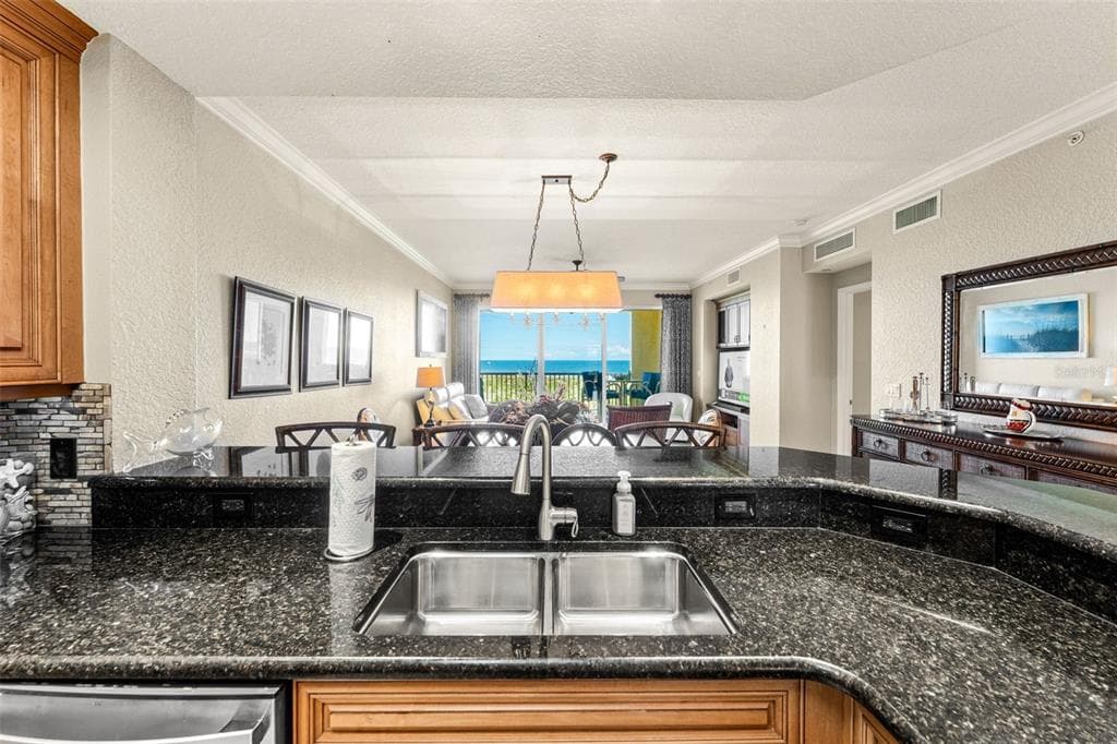 261 MINORCA BEACH WAY 804 photo 12