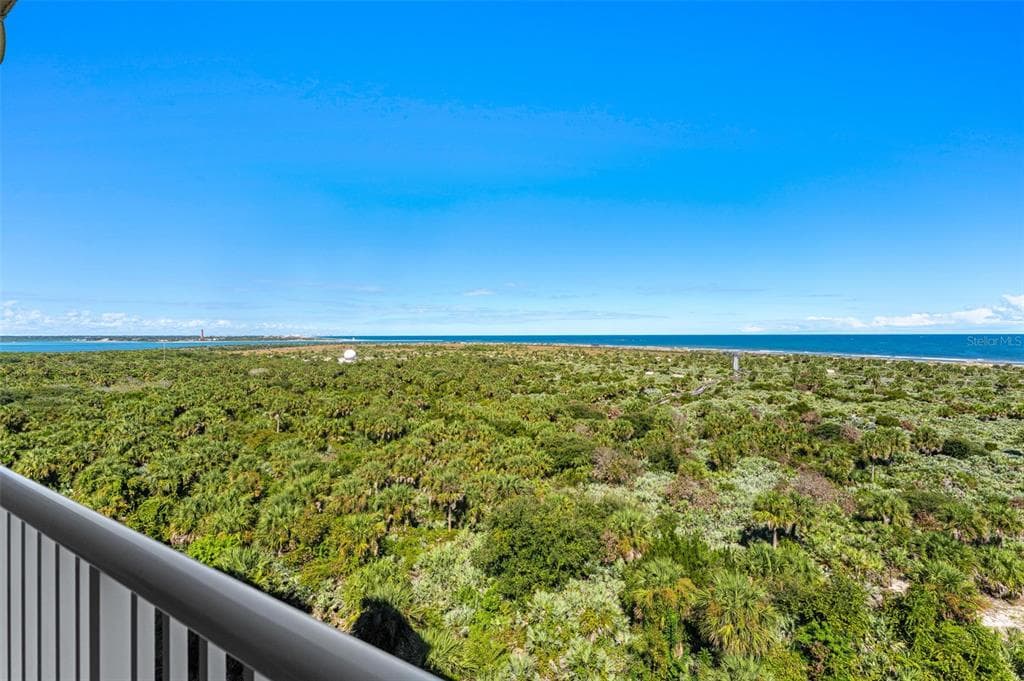 261 MINORCA BEACH WAY 804 photo 15