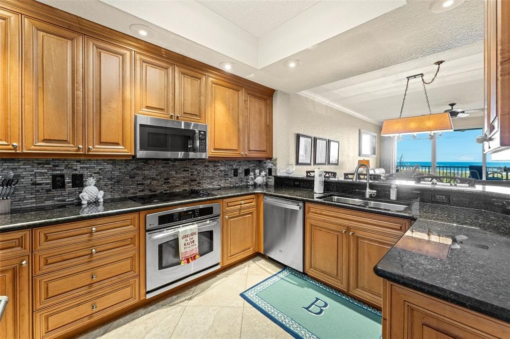 261 MINORCA BEACH WAY 804 photo 8