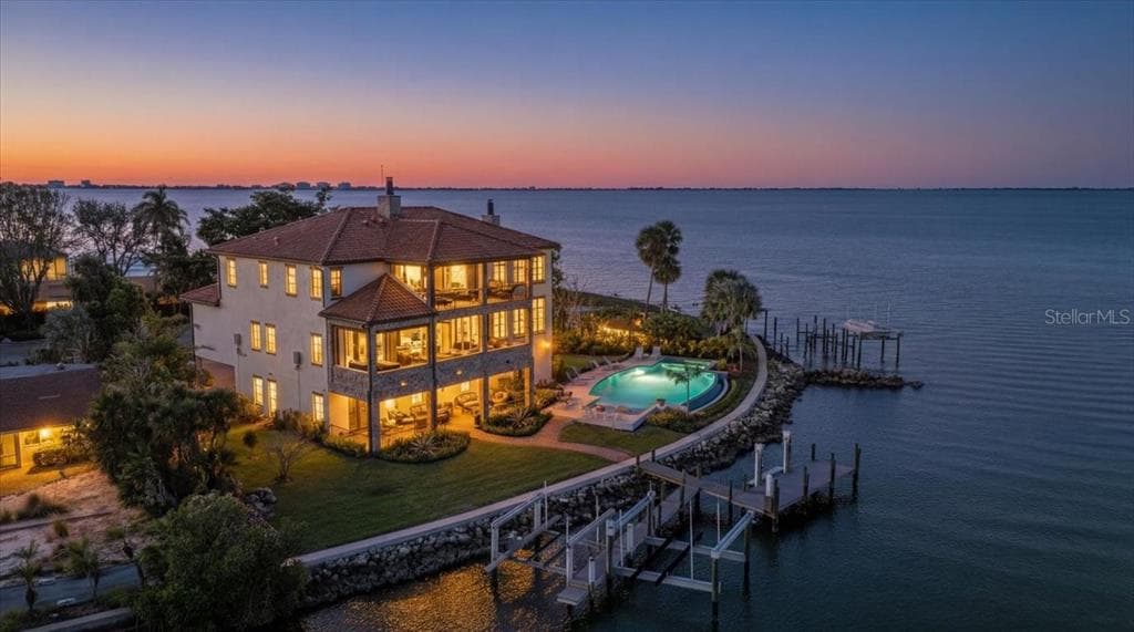 315 S SHORE DRIVE 1