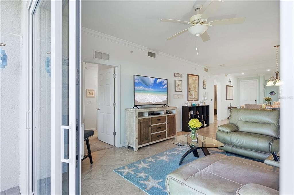 1020 TIDEWATER SHORES LOOP 104 photo 9