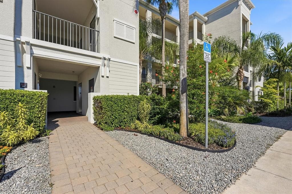 1020 TIDEWATER SHORES LOOP 104 photo 4