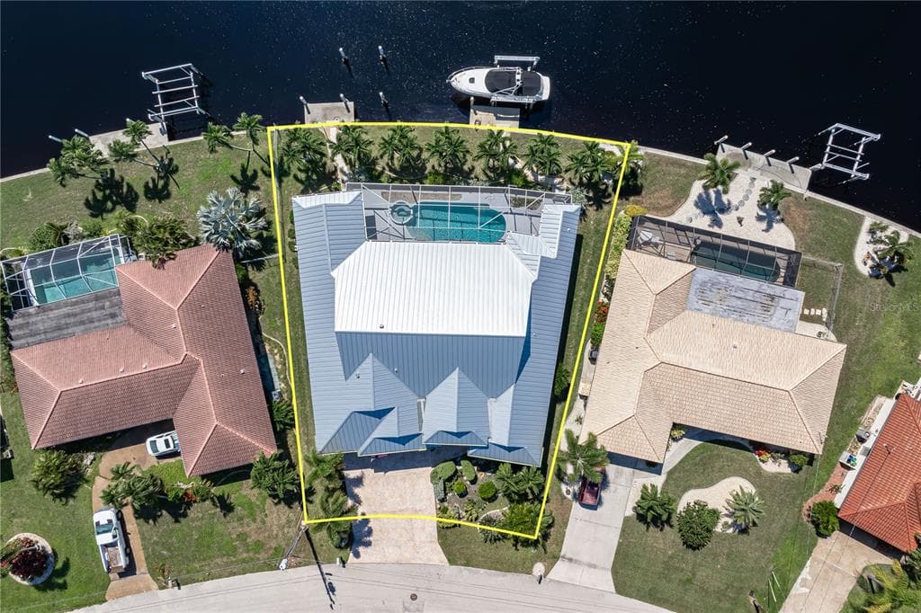 401 SORRENTO COURT photo 13