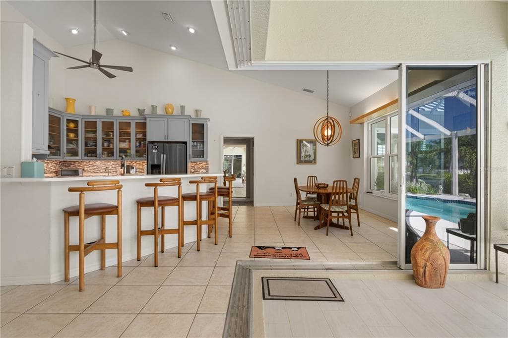 401 SORRENTO COURT photo 10