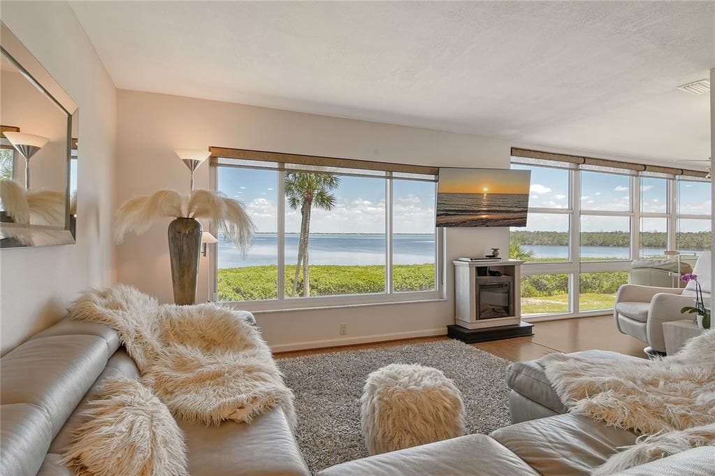 4800 GULF OF MEXICO DRIVE 205 photo 12