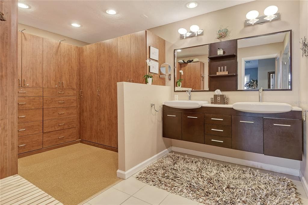 4800 GULF OF MEXICO DRIVE 205 photo 18
