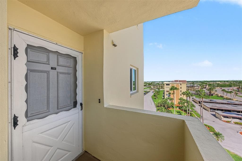 4575 COVE CIRCLE 709 photo 6