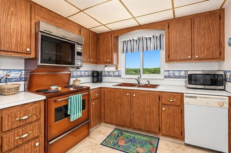 4575 COVE CIRCLE 709 photo 8