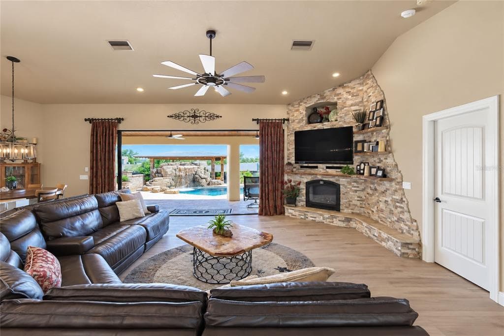 4282 GILLOT BOULEVARD photo 10