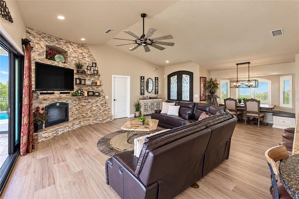 4282 GILLOT BOULEVARD photo 11