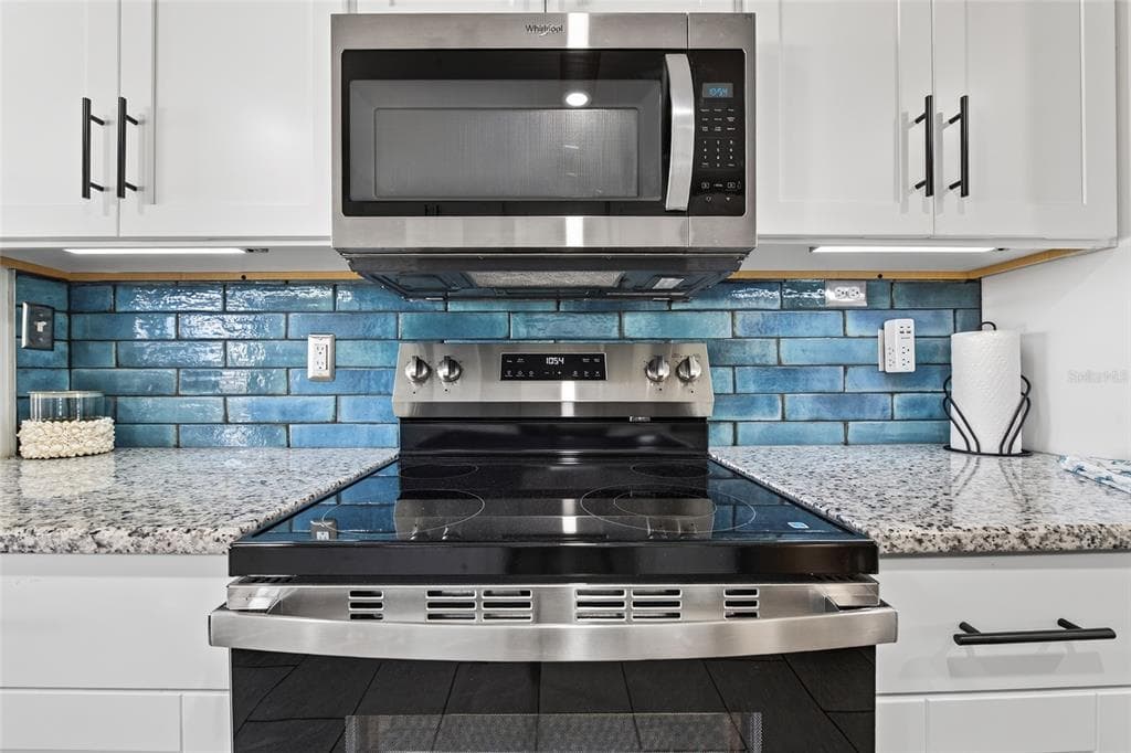 13309 CAROL DRIVE photo 10