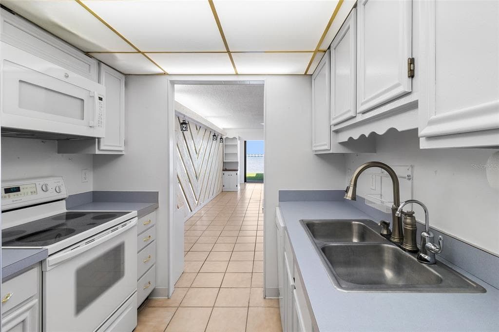 2980 HAINES BAYSHORE ROAD 105 photo 20