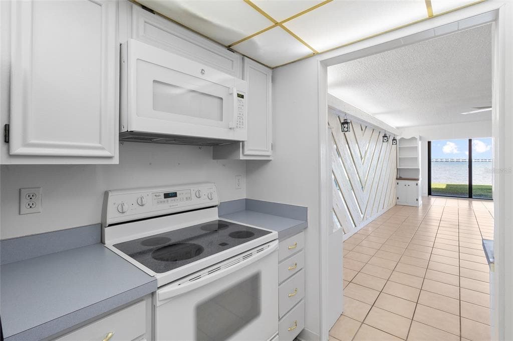 2980 HAINES BAYSHORE ROAD 105 photo 21