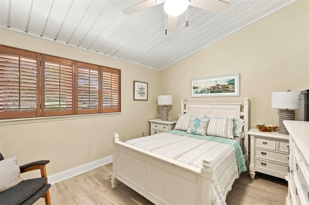 12148 CAPRI CIRCLE photo 23