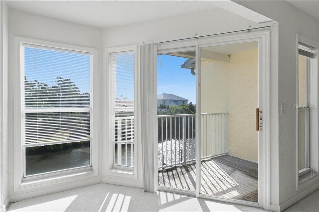 116 BRENT CIRCLE photo 16