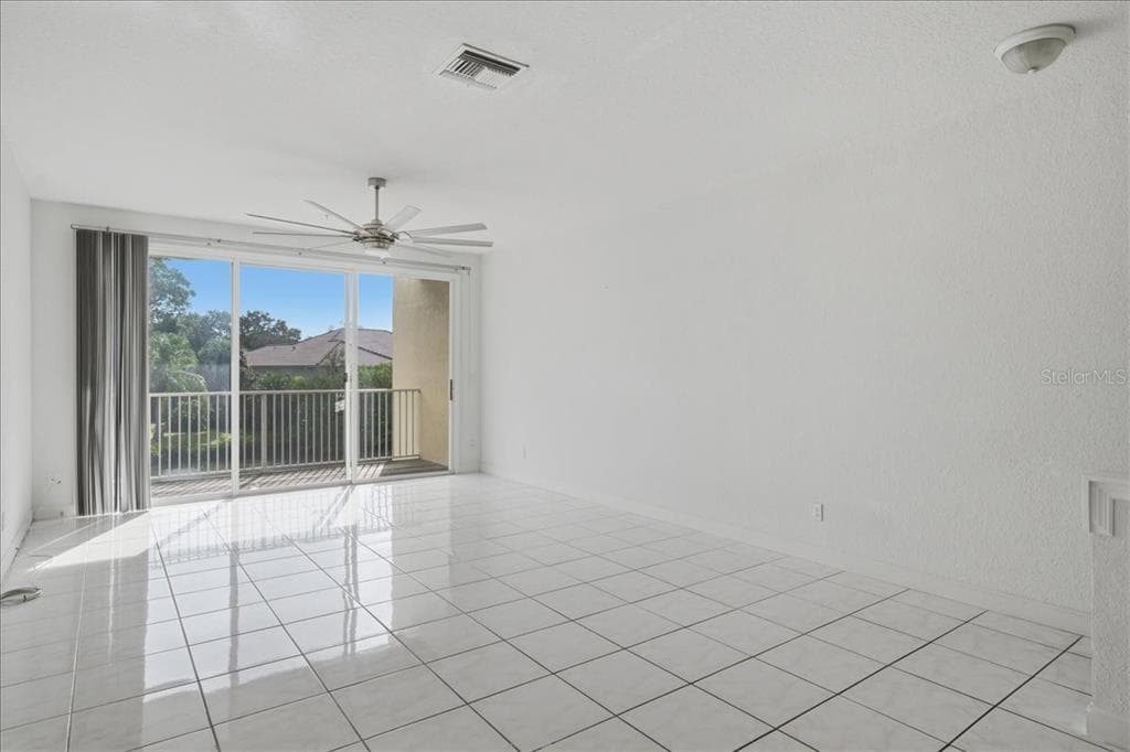 116 BRENT CIRCLE photo 3