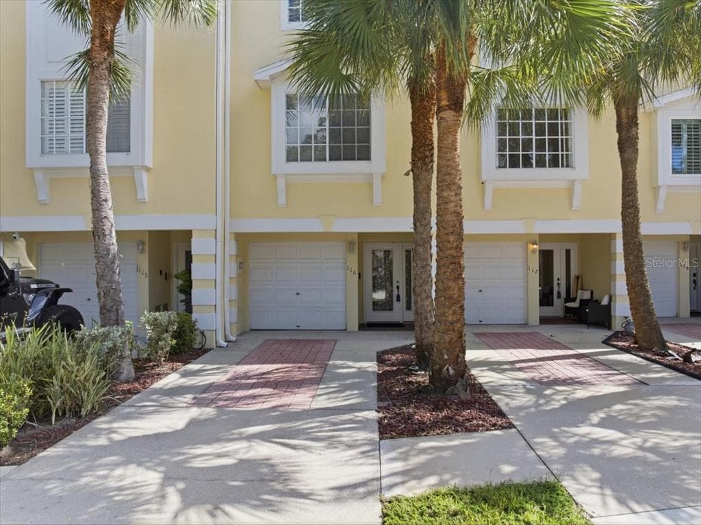 116 BRENT CIRCLE photo 1
