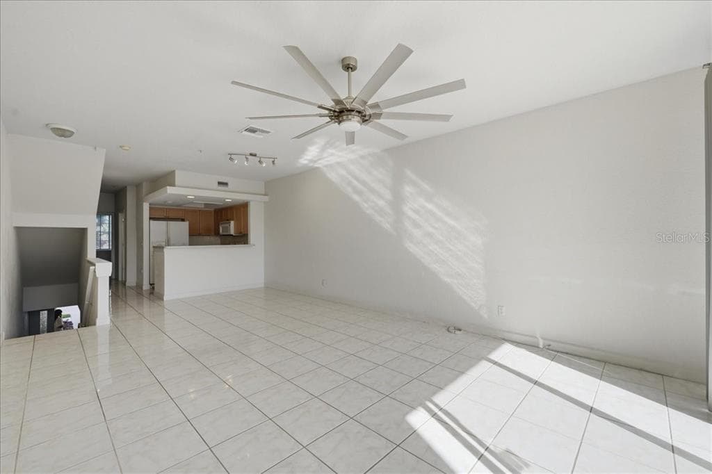 116 BRENT CIRCLE photo 4