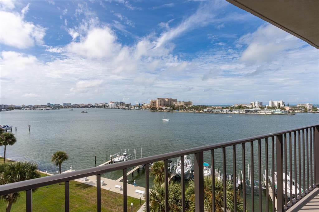 650 ISLAND WAY 602 photo 23